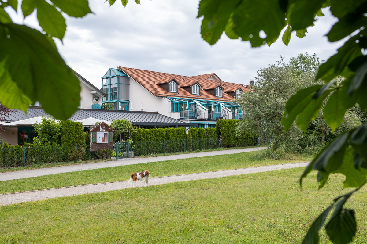 Het hotel aan de achterkant