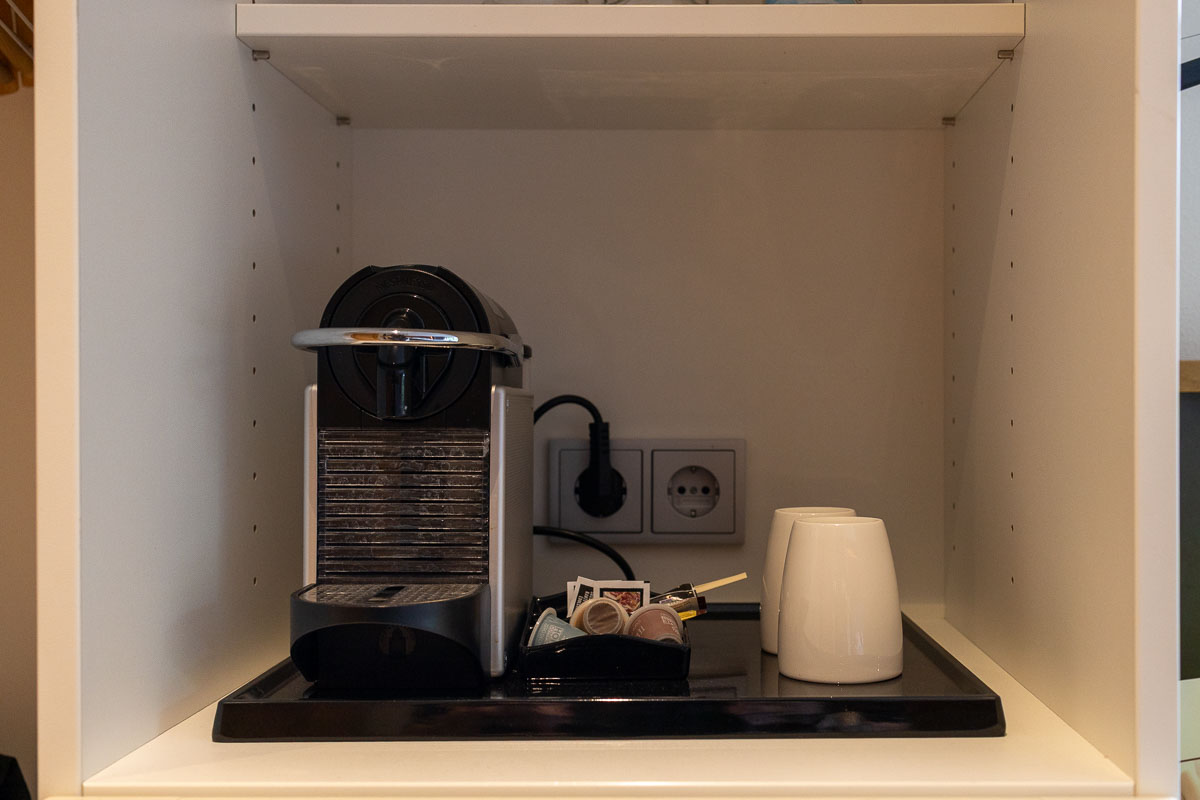 Koffie en thee op de kamer en gratis fles water