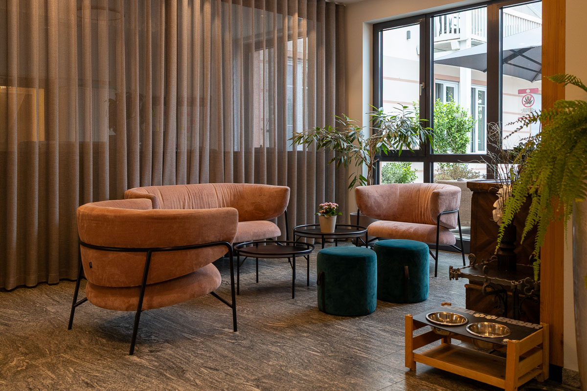 Zitje voor in het hotel