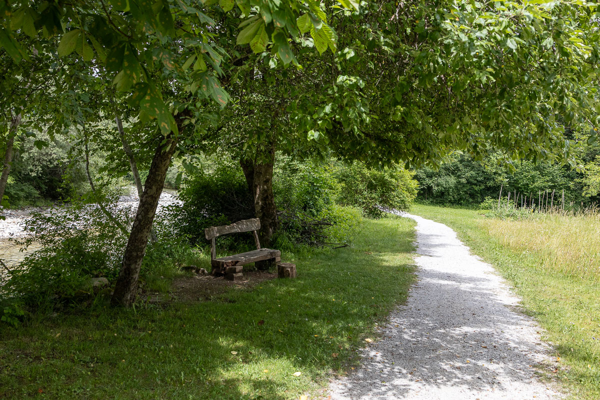 Bankjes langs de route