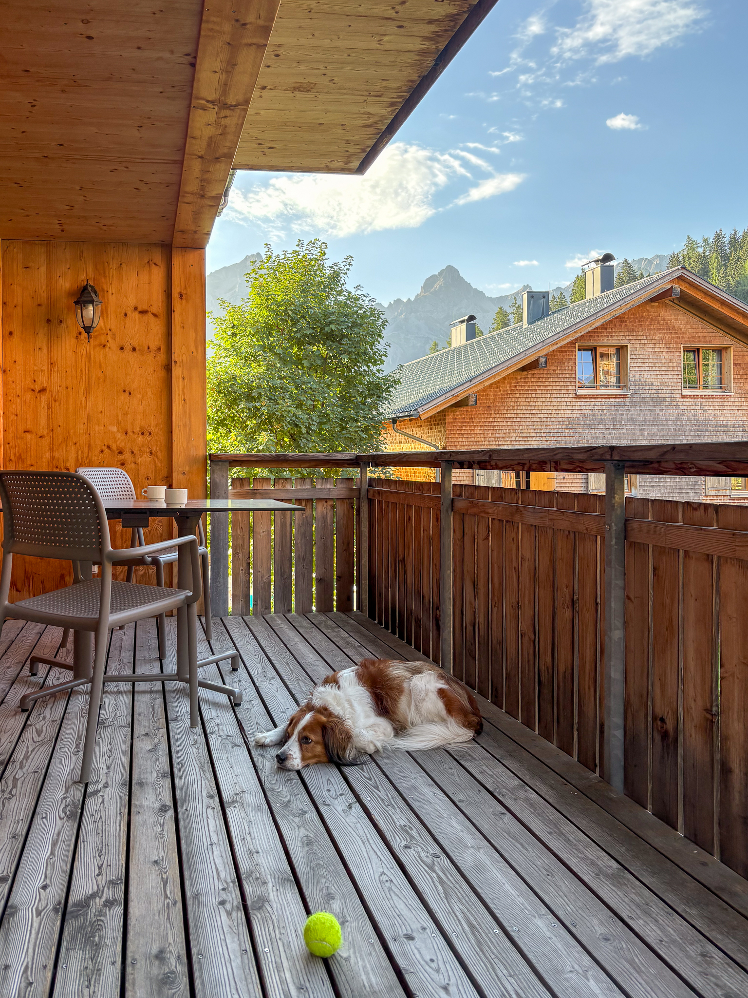 Relaxen op het ruime balkon